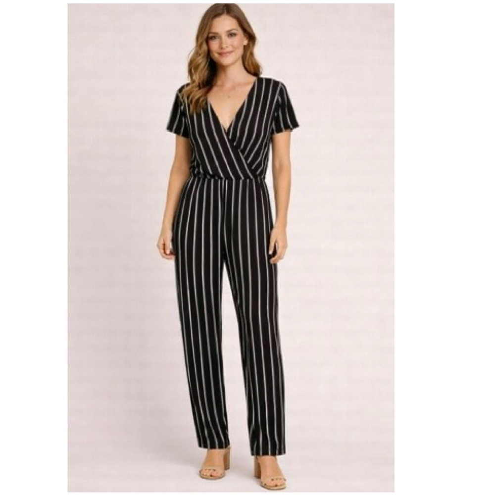 🇺🇸 Trovare Black White Stripe Surplice V-Neck Elastic Waist Jumpsuit NWT L